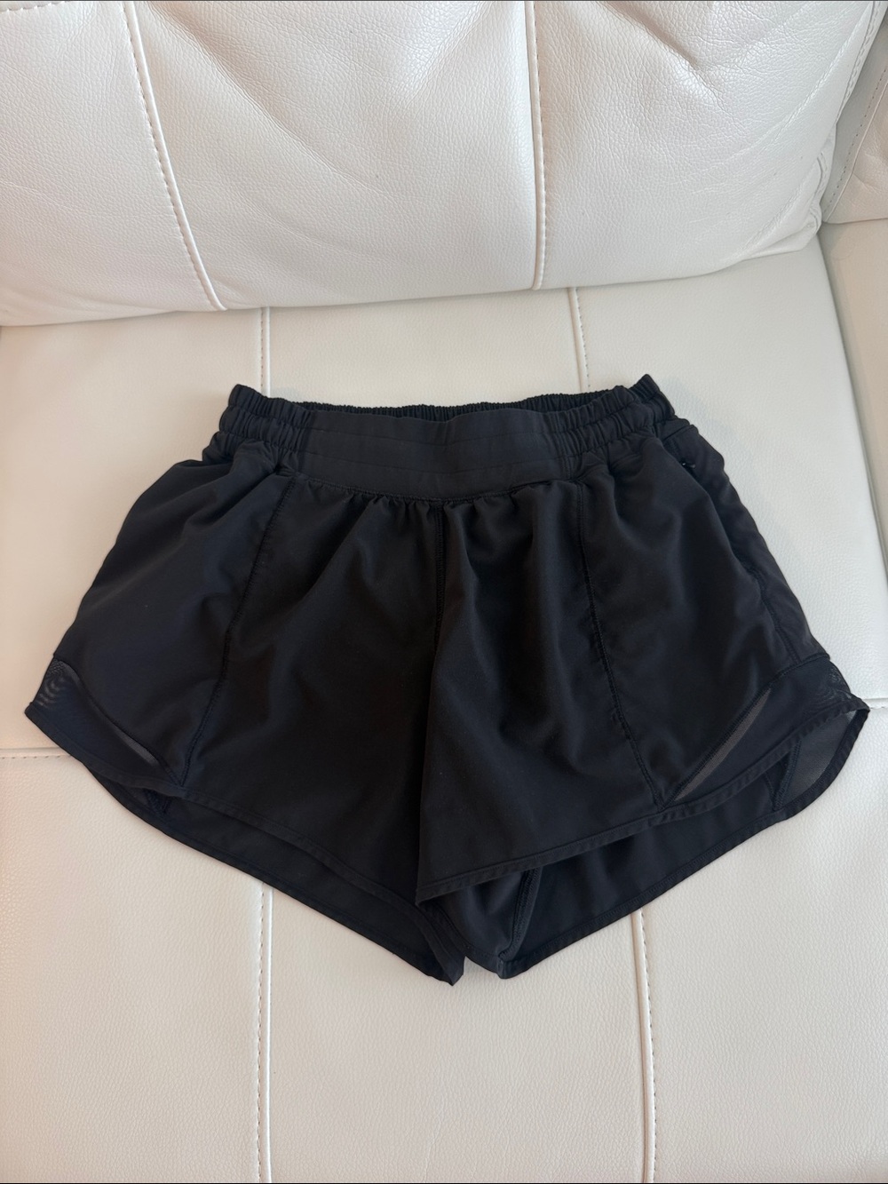 Lululemon Hotty Hot Shorts size 6